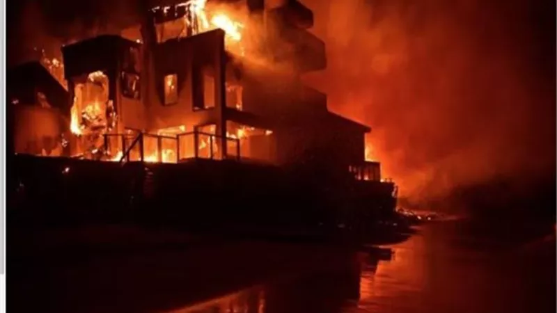 وسط مخاوف من حرائق جديدة.. لوس أنجلوس تتأهب لعودة الرياح الشديدة