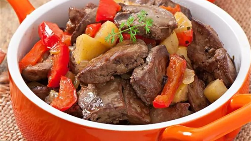 كبدة الدجاج بالخضار