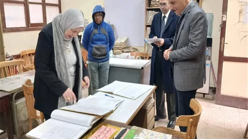 انتظام العمل بمقر توزيع الأسئلة لسنوات النقل بسمسطا