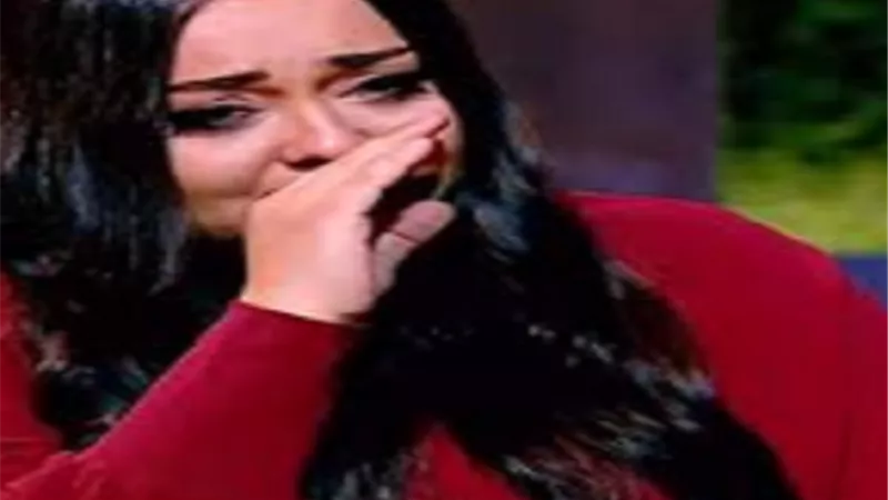 بسبب طليقها.. رندا البحيري تبكى على الهواء