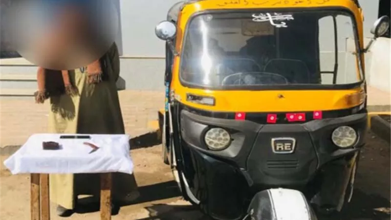بالإكراه..ضبط سائق أصاب قائد 