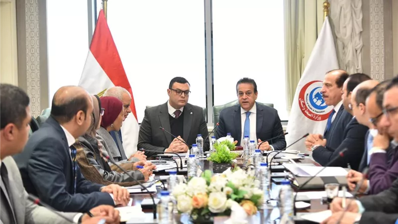 وزير الصحة يعقد اجتماعا مع وزير الإسكان لمناقشة تطوير مستعمرات الجزام