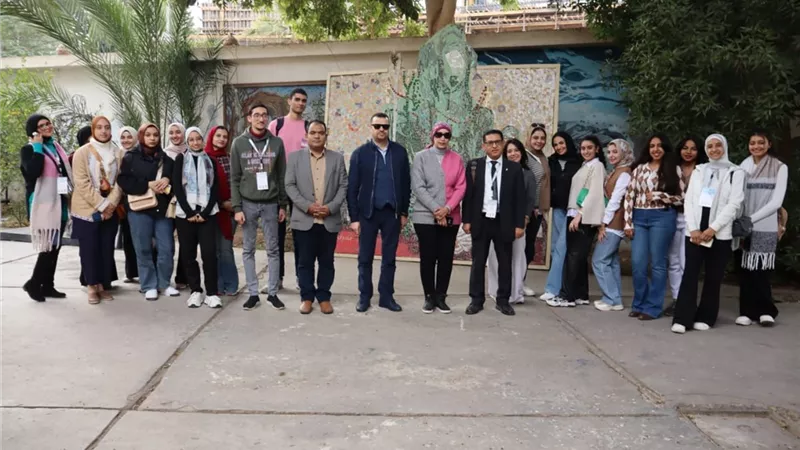 رئيس جامعة الأقصر تشهد حفل تكريم طلاب الفنون الجميلة