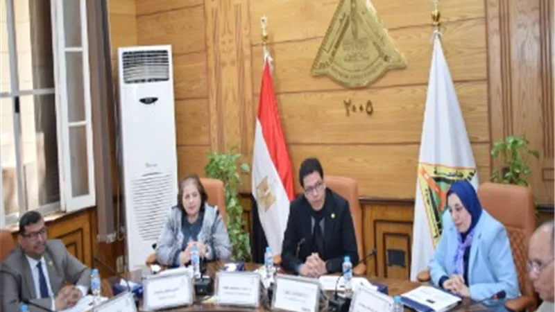 رئيس جامعة بنها: نعمل على تحقيق الجودة الإدارية وتوفير بيئة أمنة للعاملين