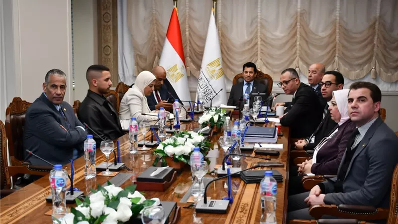 وزير الشباب يجتمع مع مديري المديريات للتنسيق لمعرض “بيزنس يا شباب”