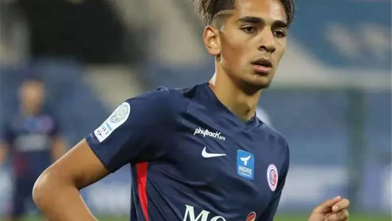 اللاعب وافق ولكن.. شاهد شوقي يكشف مفاوضات الأهلي مع إلياس شوارف