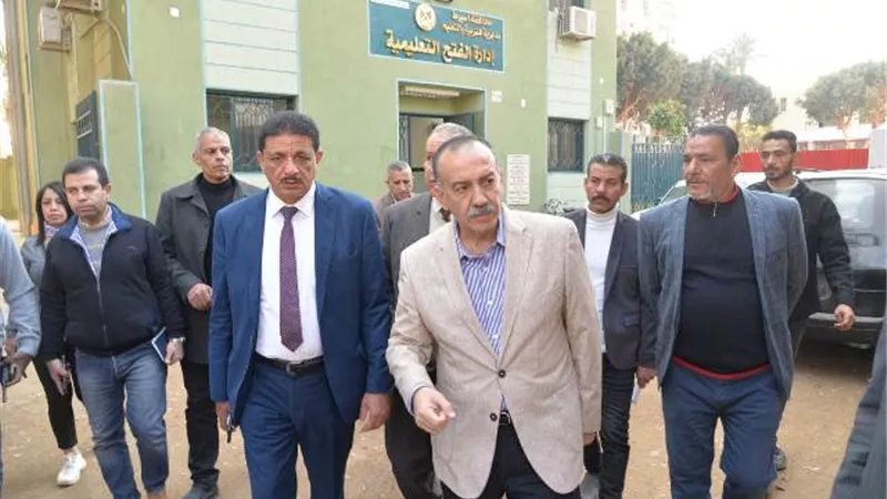 محافظ أسيوط يتفقد إدارة الفتح التعليمية ويُشيد بتطوير المقر