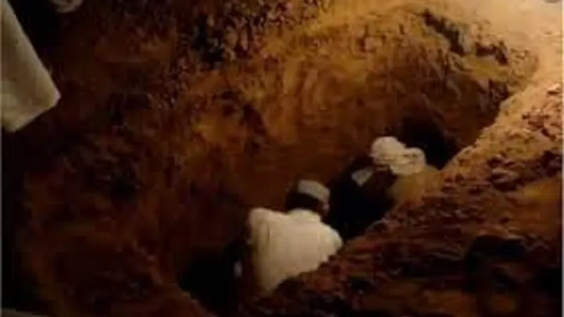 ثلاث اوقات نهى النبى ﷺ عن الدفن والصلاة فيها