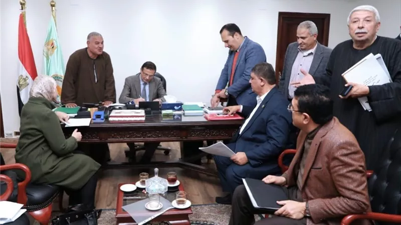 وزير الزراعة يلتقي أعضاء النواب والشيوخ ويوجه بسرعة حل مشكلات المواطنين