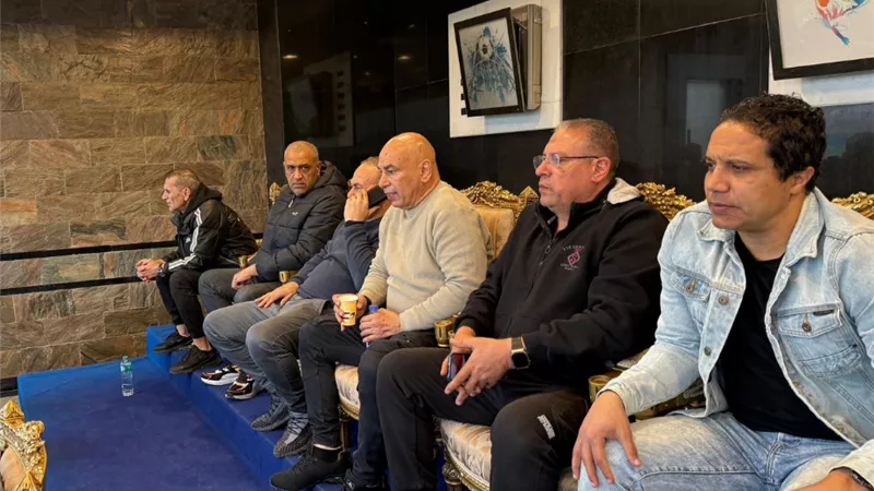 جهاز منتخب مصر بقيادة التوأم حسن يحضر مباراة الزمالك و الحدود