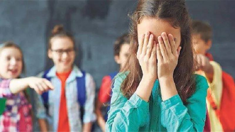 ماذا تفعل إذا تعرض طفلك للتنمر ؟ إليك نصائح الخبراء