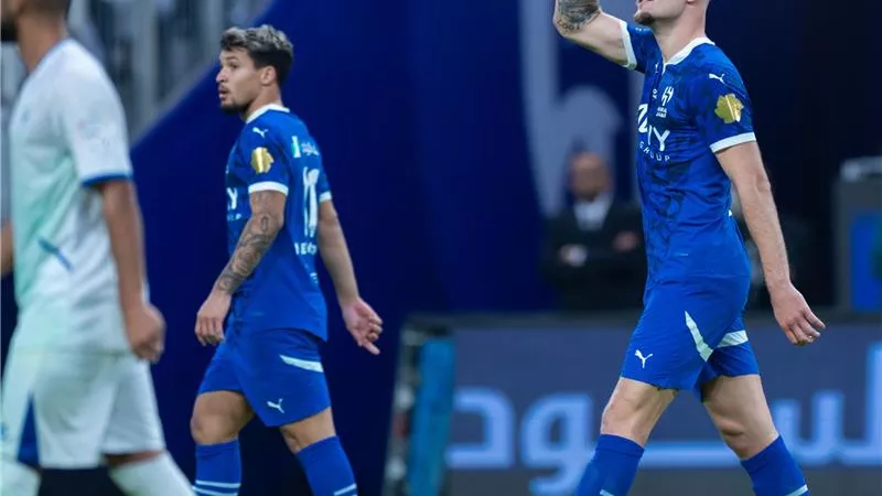 شاهد| الهلال يسحق الفتح 9-0 فى الدوري السعودي.. فيديو