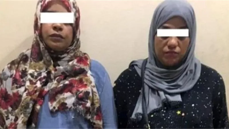 حبس سيدتين لقيامهما بنشل المواطنين المترددين على أحد المراكز التجارية بمدينة نصر