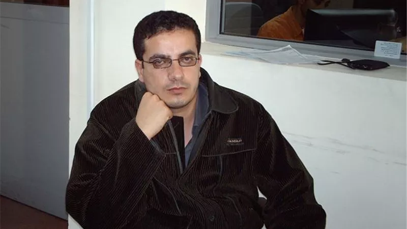 الإيقاع السمعي والبصري في القصة الشاعرة: قراءة أولى في إبداع المؤسس: محمد الشحات محمد