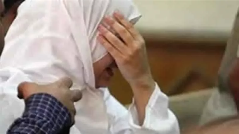 التفاصيل الكاملة لقتل ربة منزل لحماها طعنا بالسكين