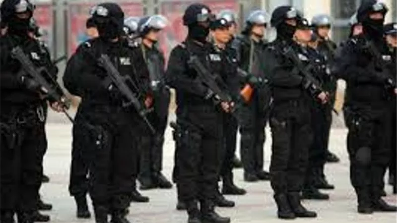 الجارديان: السلطات الصينية تحتجز موظفا بالقنصلية البريطانية فى هونج كونج