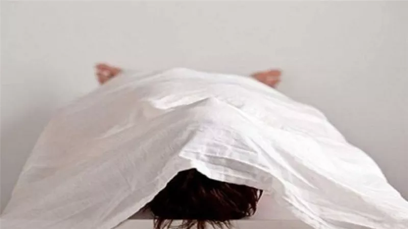 الأم ارسلت ابنتها لدى أسرتها دون علم الأب .. سائق يقتل زوجته بالخصوص