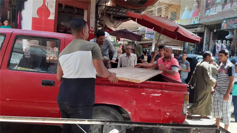 حملات مكبرة لإزالة الاشغالات وإعاة الانضباط لشوارع أبوتيج