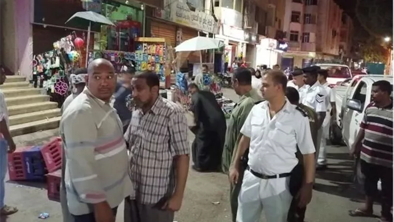١١٦ مخالفة ومحضر فى حملة مرافق مكبرة لمواجهة الباعة الجائلين بالأقصر