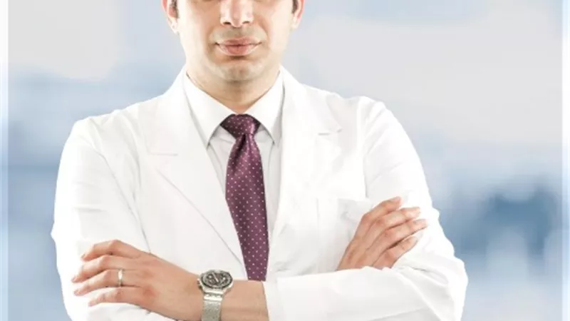استشاري يوضح .. أفضل طريقة لعلاج تساقط الشعر