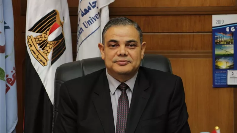 رئيس جامعة كفر الشيخ يوجه بالاهتمام بالأنشطة الطلابية والنشر العلمي