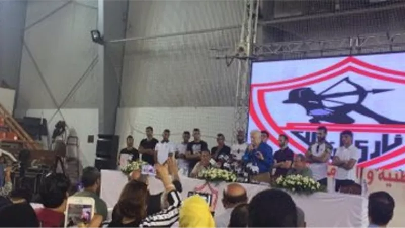 رئيس الزمالك: الخطيب ثقافته محدودة.. ومهارته فى رجليه