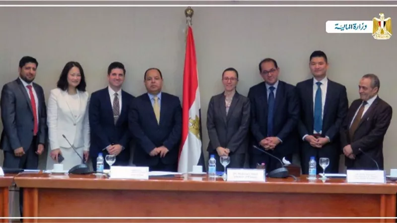 المالية تستعرض أفضل التطبيقات الضريبية على المحتوى الرقمي مع فيسبوك