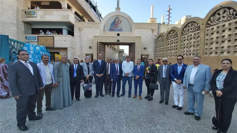 وفد مستقبل وطن يقوم بزيارة لدير العذراء بدرنكة لتقديم التهنئة للاقباط
