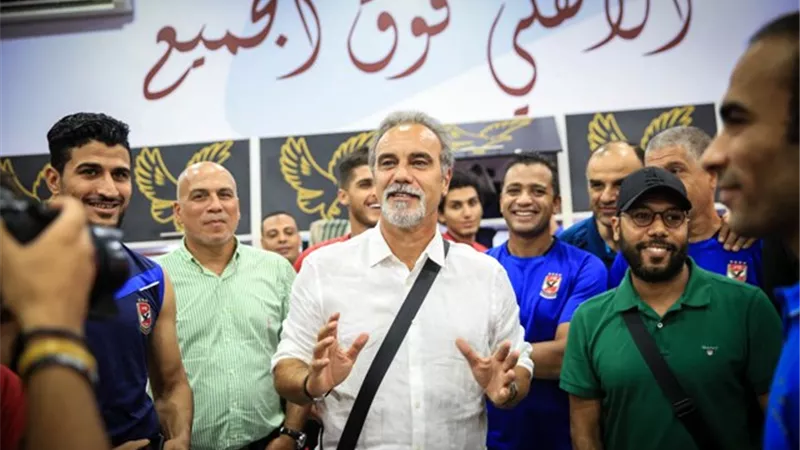 خلال تكريمه.. لاسارتي: الأهلي نادٍ عظيم