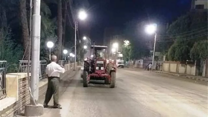 حملة نظافة مسائية بشوارع وميادين مركز البدارى بأسيوط بالصور
