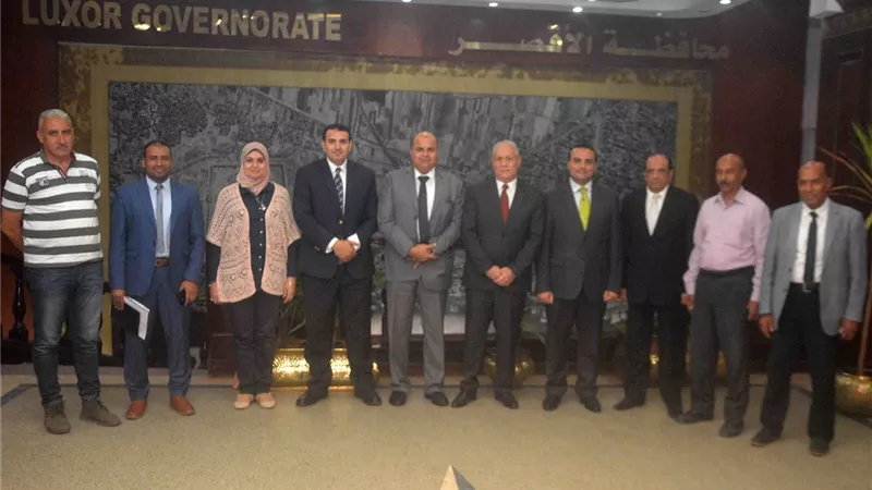 التحول الرقمى بالأقصر على مائدة المحافظ ونائب رئيس المصرية للإتصالات