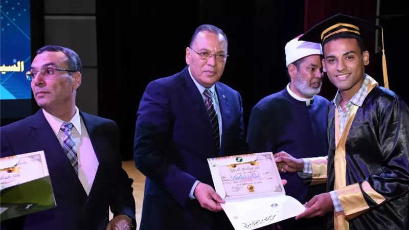 تكريم 133 طالبا من اوائل الشهادات العامة بالشرقية