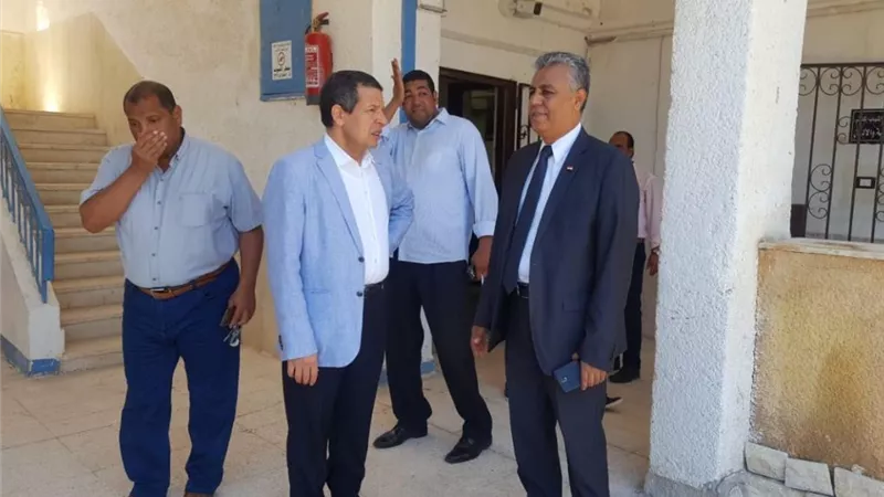 رئيس جامعة جنوب الوادى يتابع استعدادات العام الجامعى الجديد بكلية التربية بالغردقة