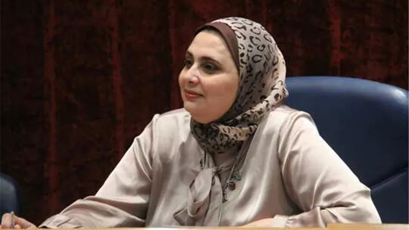 الستائر المسدله في الاوبرا