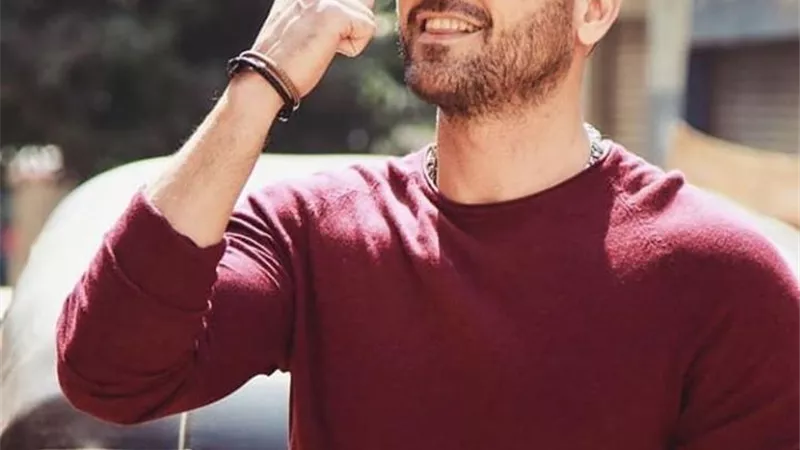 أحمد عز يداعب جمهوره عبر انستجرام