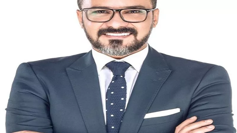 شاهد .. لوك جديد للنجم محمد رجب .. صور