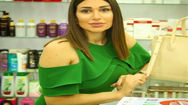 سارة نخلة: 