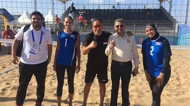 ابن جامعة أسيوط يقود منتخب السيدات فى الكرة الشاطئية للفوز بالميدالية الذهبية
