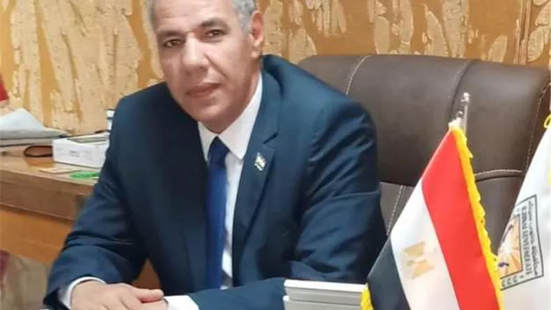 عبد العظيم ..منح تصاريح للراغبين فى إقامة حدائق منزليه أو زراعة أشجار