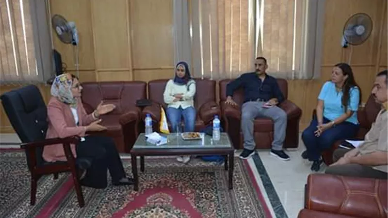 نائب محافظ الوادى الجديد تبحث إستعدادات المحافظة لتنظيم المهرجان الدولي الخامس للتمور