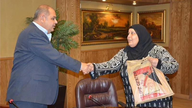 محافظ الغربية خلال لقاء المواطنين .. توفير فرص عمل ومساعدات مالية وإنهاء إجراءات طبية