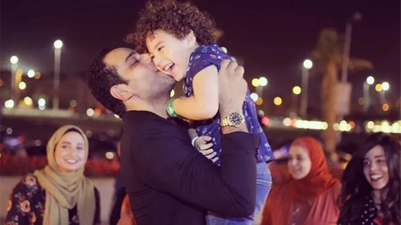 ياسين أمير يشعل انستجرام بإطلالته المبهجة