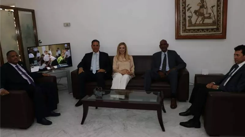 وزير الرياضة يصل تونس للمشاركة في منتدى الشباب العربي