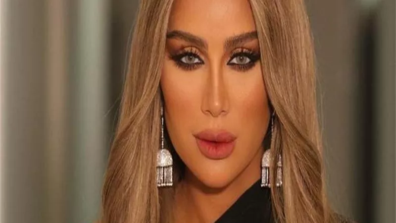 بالصور.. مايا دياب تثير اعجاب متابعيها بفستان قصير