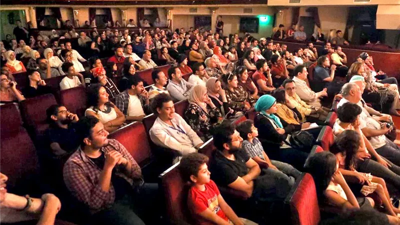 إقبال جماهيري كبير على مسرحية كلها غلط لاشرف عبدالباقي بالمهرجان القومي للمسرح