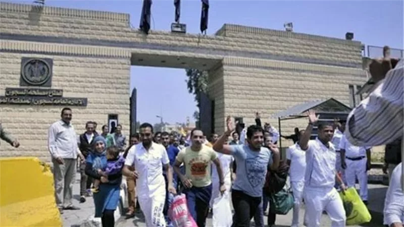 السجون تفرج عن 542 سجينا بعفو رئاسى وشرطى
