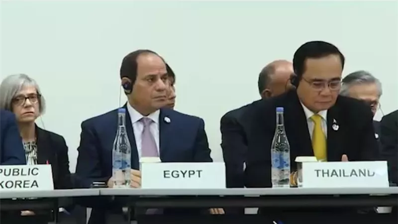 السيسي يعرض قضايا أفريقيا والشرق الأوسط بقمة 