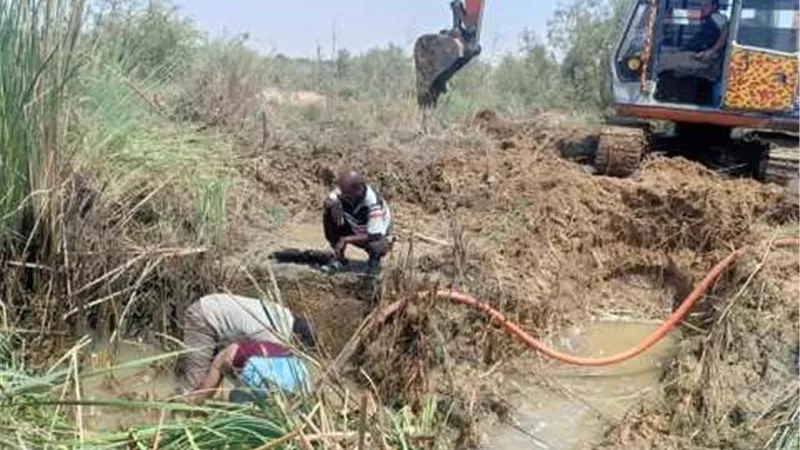 مياه القناة تكثف أعمال التطهير في القطاعات الثلاثة