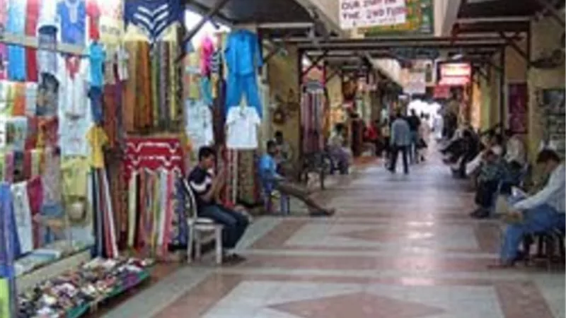 إنذارات بالطرد لمستأجرى بازارات سافوى بالأقصر