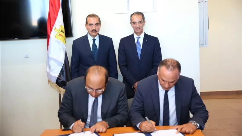وزير الاتصالات يشهد توقيع عقد بين سيكو مصر و واحات السيليكون